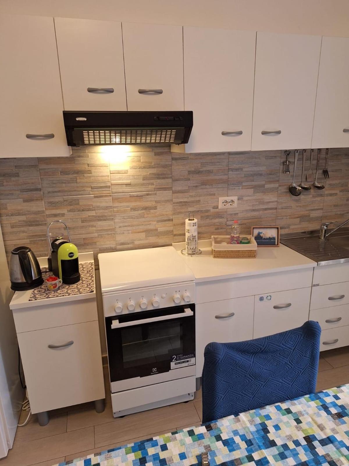 Bnb Milano Dipinta Di Blu Esterno foto