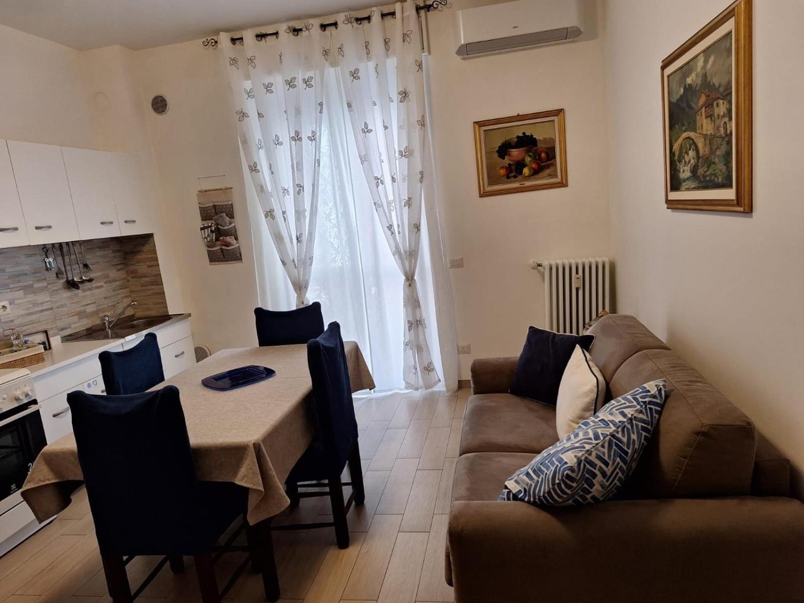 Bnb Milano Dipinta Di Blu Esterno foto